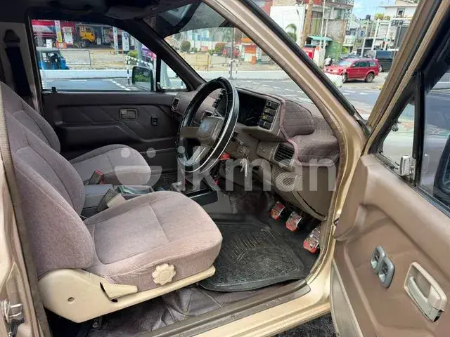 Isuzu D-Max 1994 photo 4