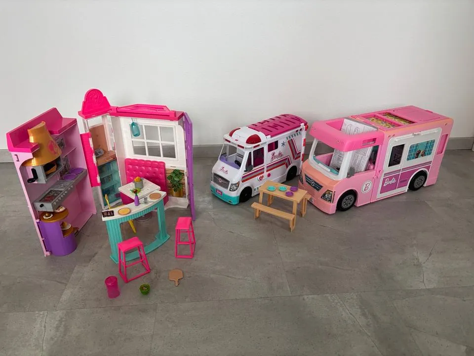 Barbie 3- In 1 Super Abenteuer Camper