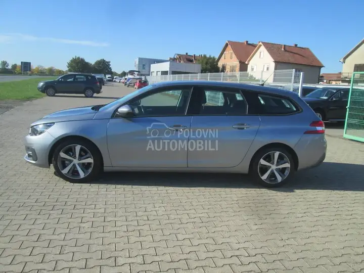 Peugeot 308 2019 photo 2