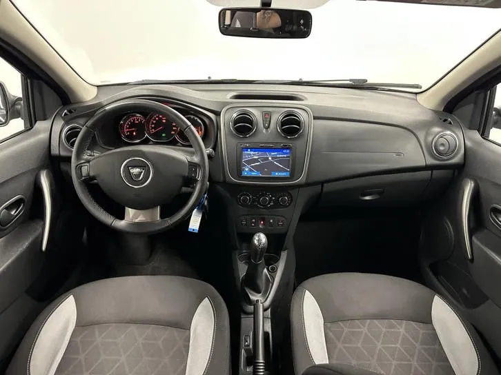 Dacia Sandero 2016 photo 2