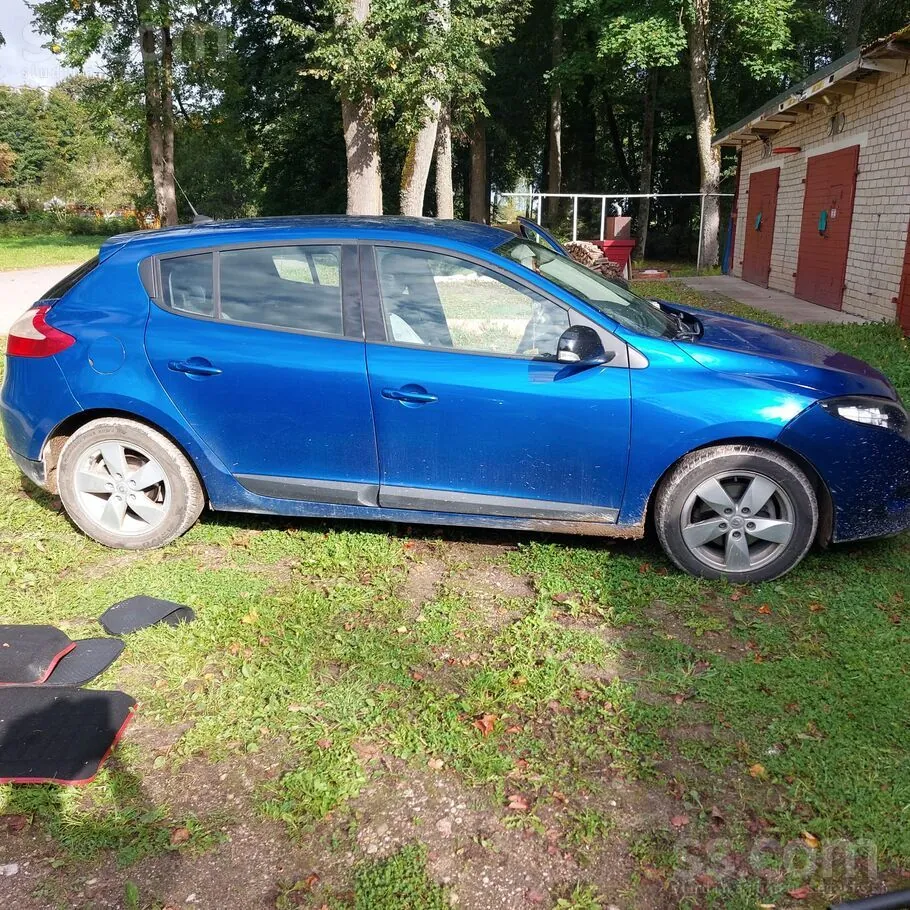 Renault Megane 2012 photo 2