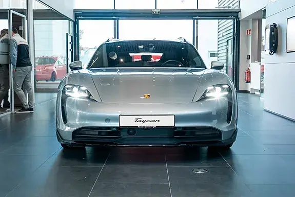 Porsche Taycan 2022 photo 2