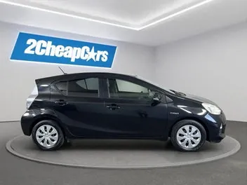 Toyota Aqua 2013 photo 5
