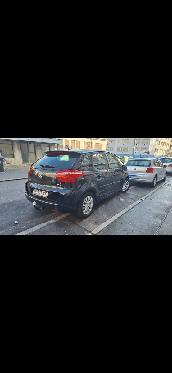 Citroen C4 Picasso 2010 photo 2