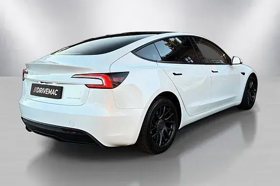 Tesla Model 3 2025 photo 4