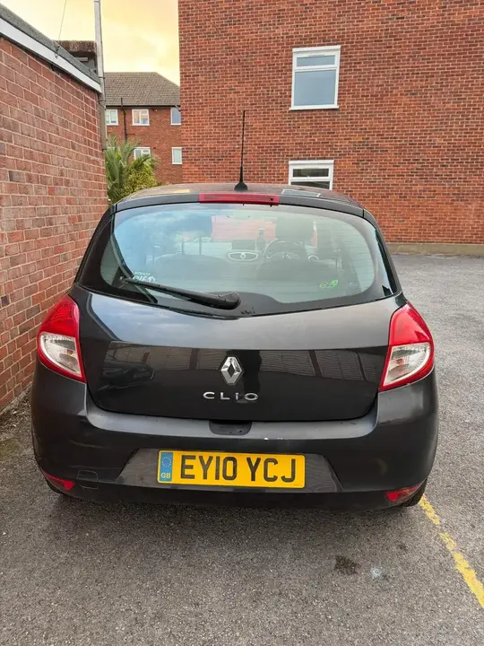 Renault Clio 2010 photo 5