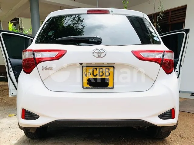 Toyota Vitz 2017 photo 3