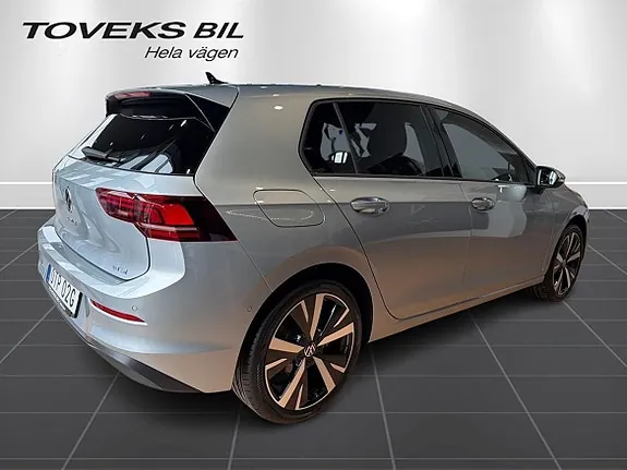 Volkswagen Golf I 2026 photo 2