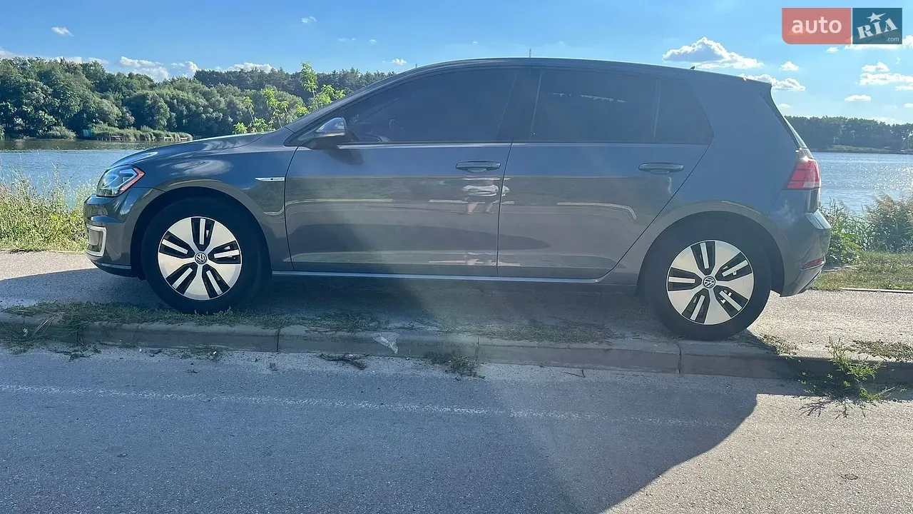 Volkswagen E-Golf 2017 photo 3