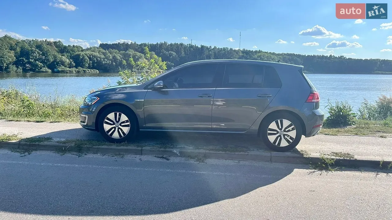 Volkswagen E-Golf 2017 photo 4