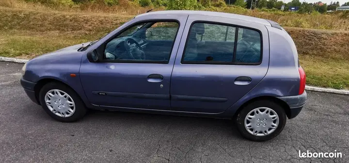 Renault Clio 1999 photo 3