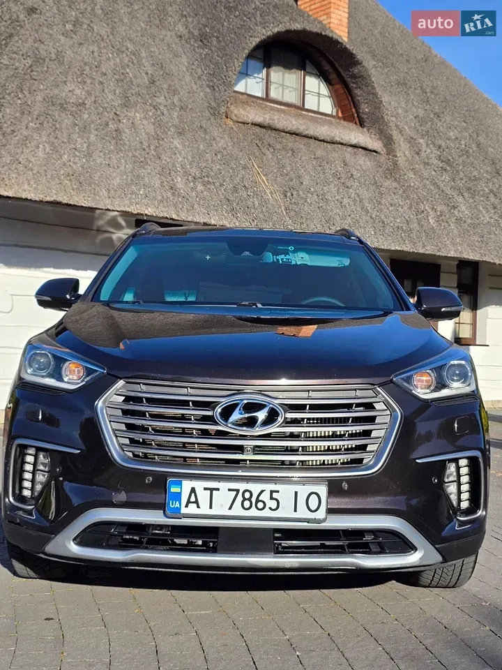 Hyundai Grand Santa Fe 2017 photo 2