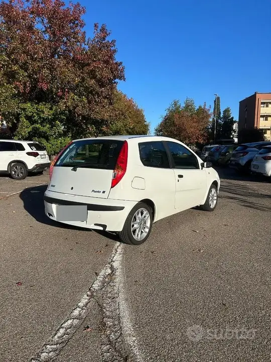 Fiat Punto 2000 photo 2