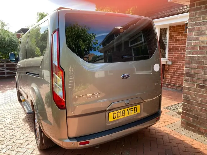 Ford Tourneo Custom 2018 photo 2