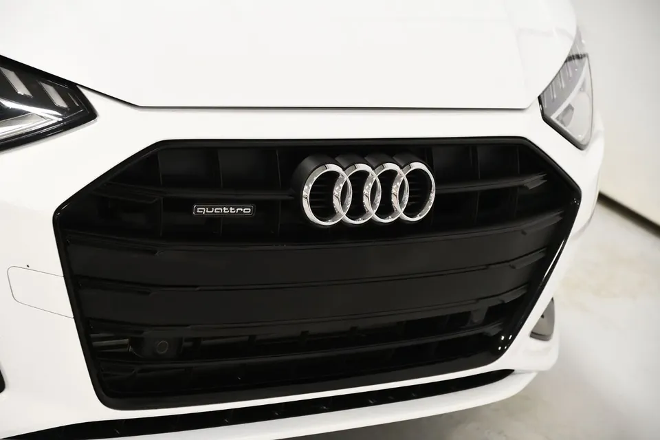 Audi A4 2025 photo 4