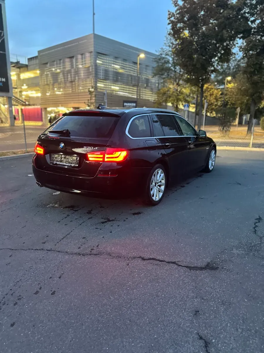 BMW 5 Series 2012 photo 3