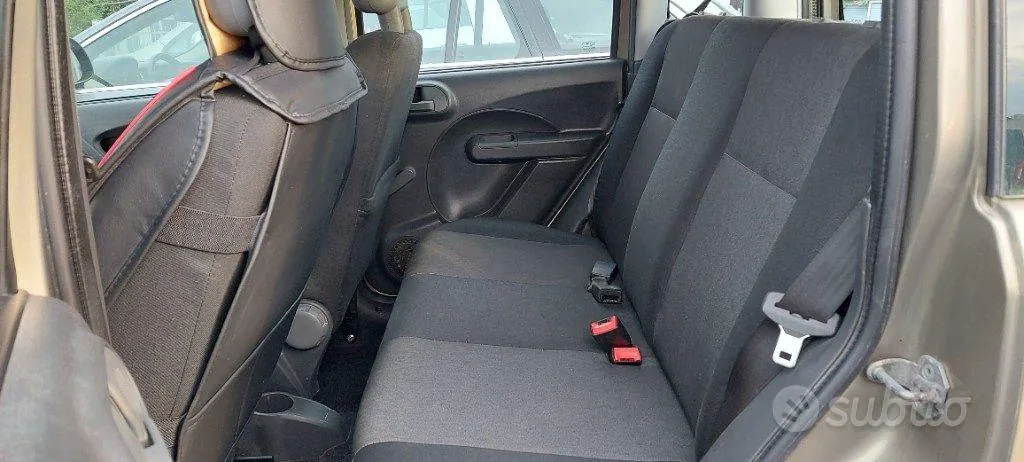 Fiat Panda 2010 photo 2