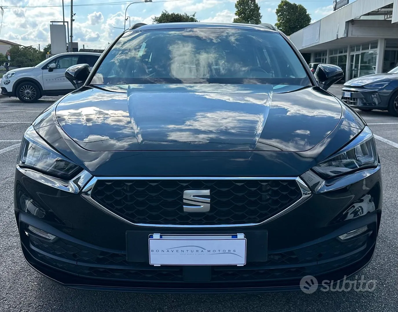 Seat Leon 2023 photo 2
