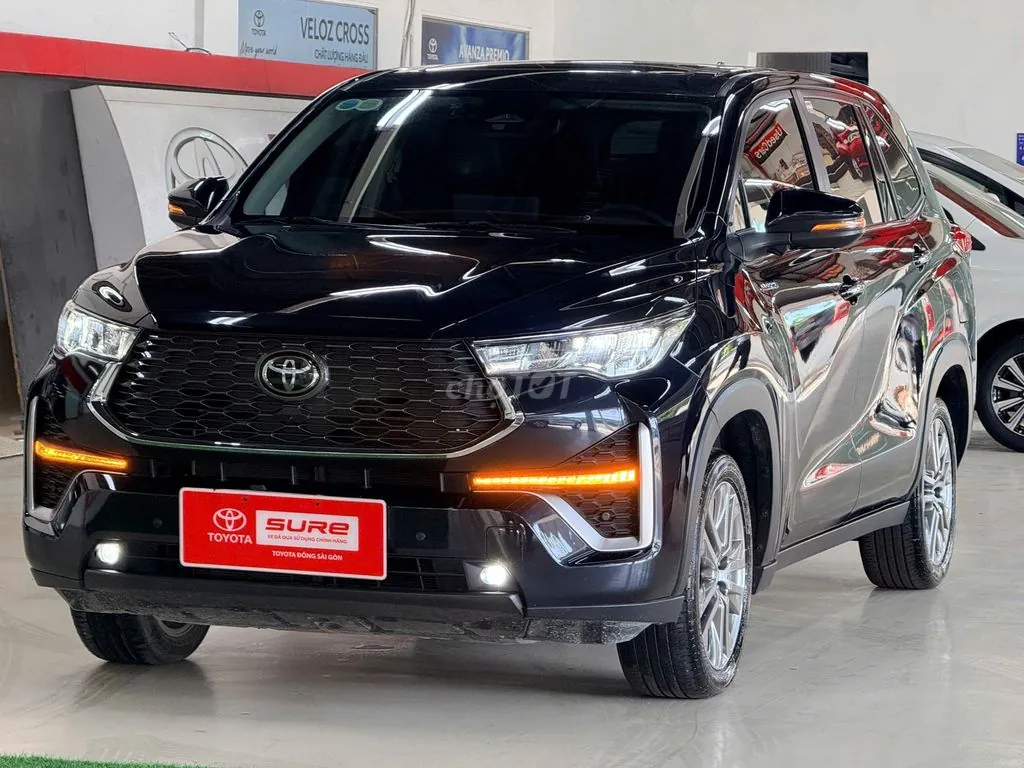Toyota Innova Cross 2024 photo 2