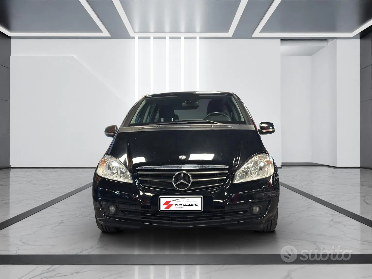 Mercedes-Benz A160 2012 photo 2