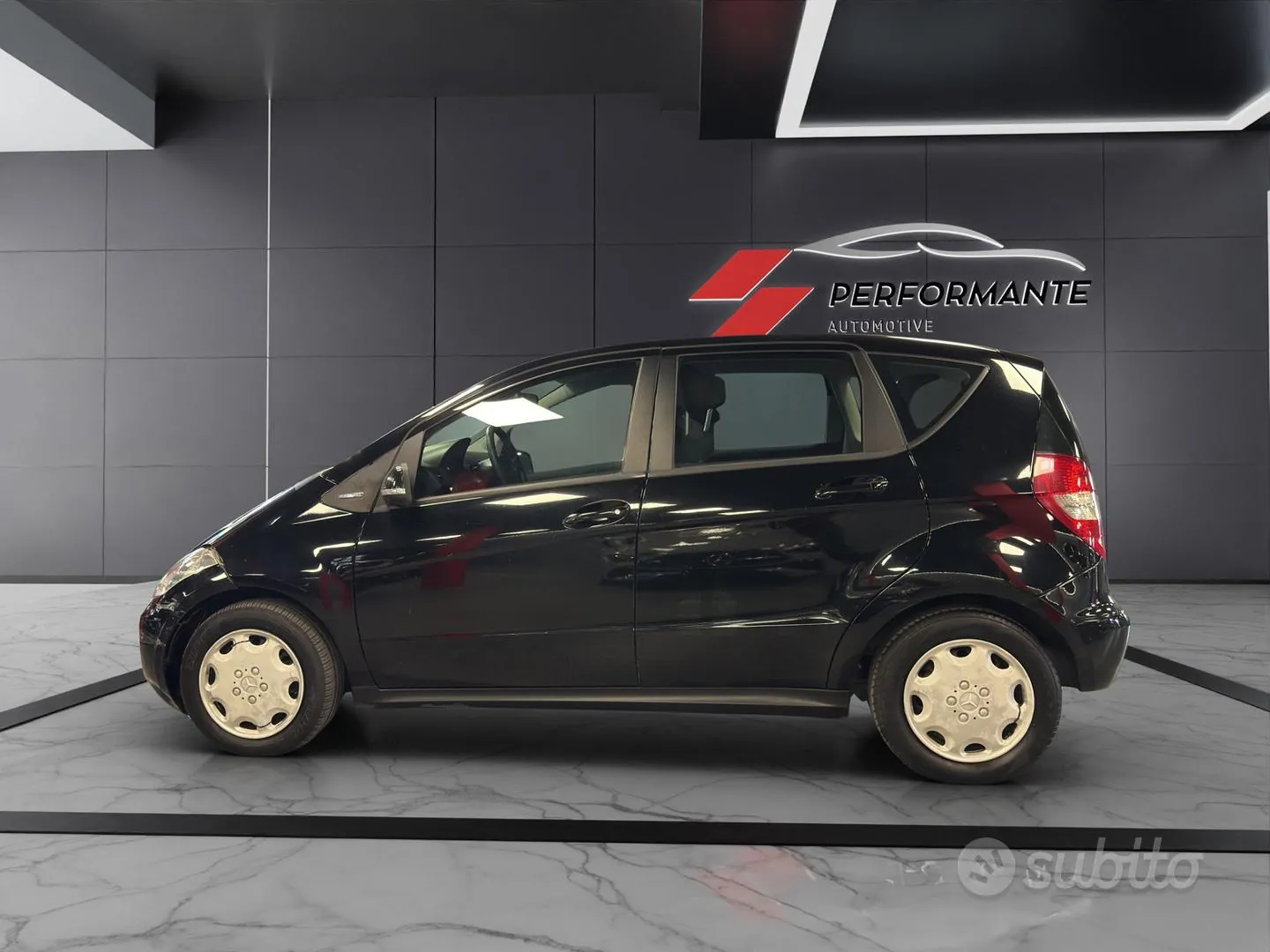 Mercedes-Benz A160 2012 photo 4