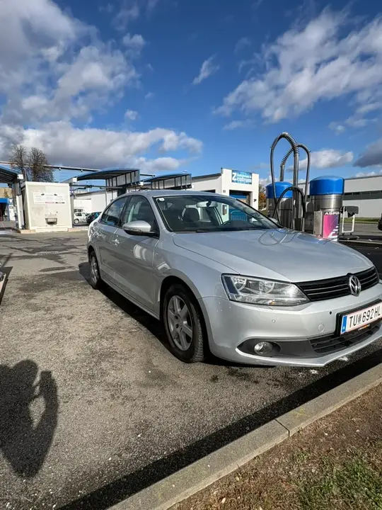 Volkswagen Jetta 2012 photo 2