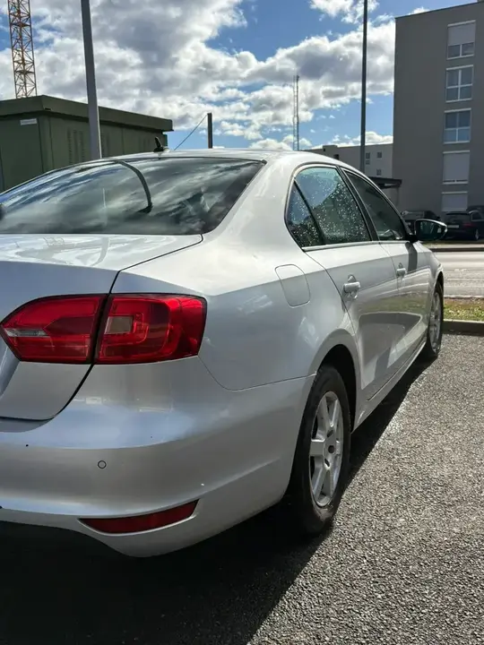 Volkswagen Jetta 2012 photo 3