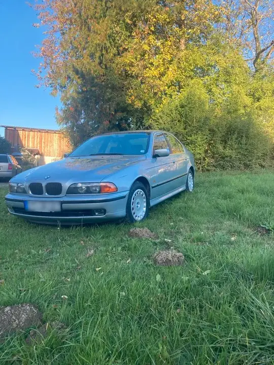BMW 523I