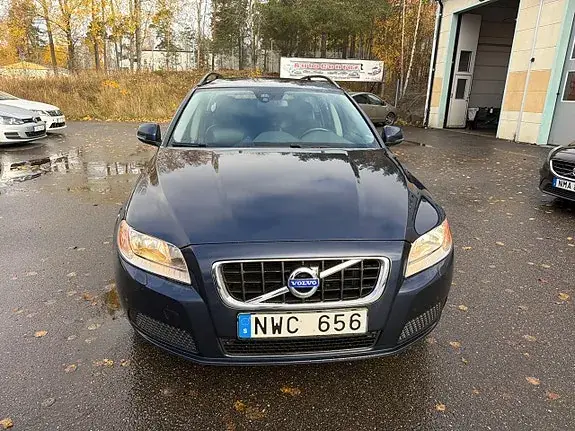 Volvo V70 2013 photo 2