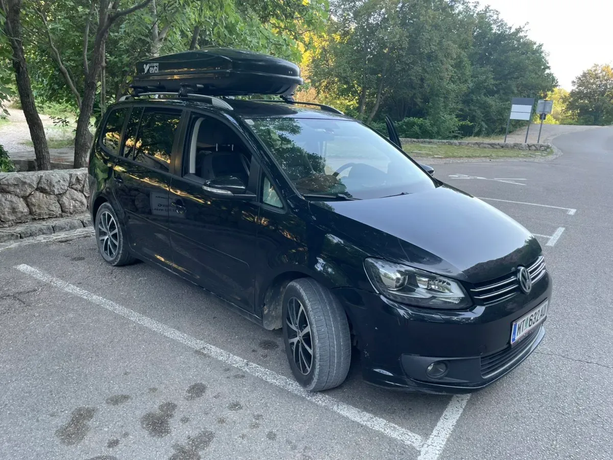 Volkswagen Touran 2014 photo 2