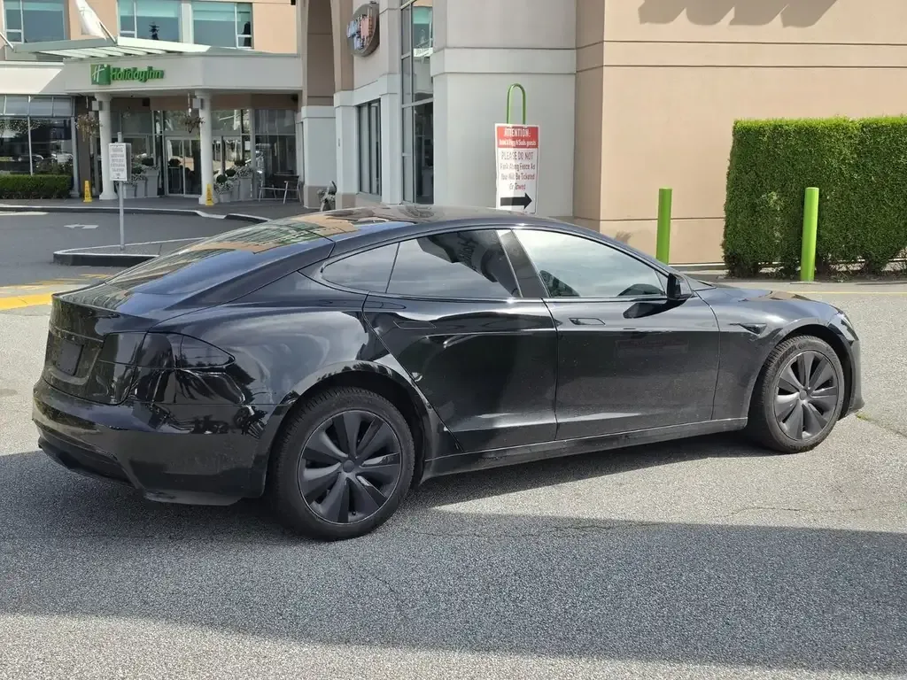 Tesla Model S 2024 photo 2