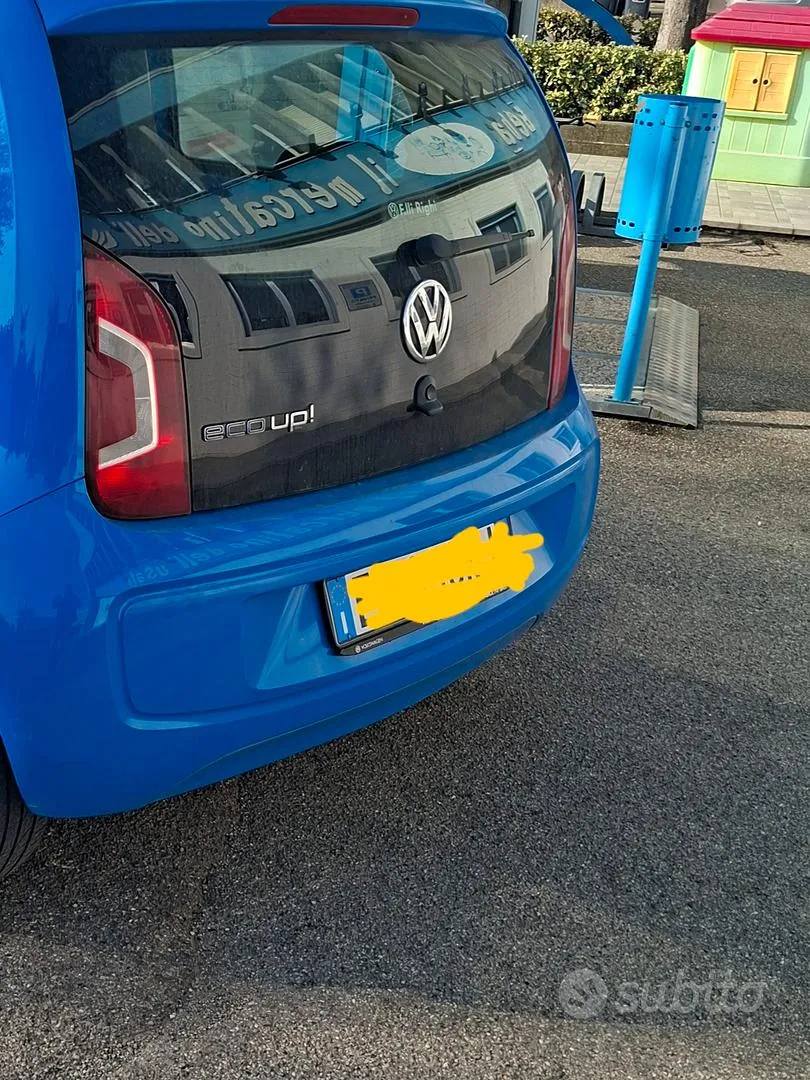 Volkswagen Up 2014 photo 2
