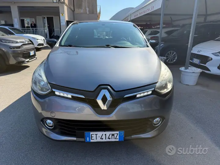 Renault Clio 2013 photo 2