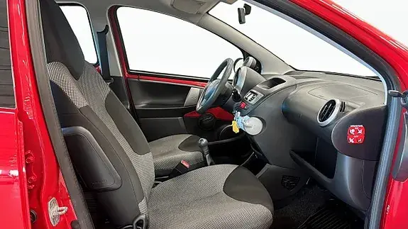 Toyota Aygo 2013 photo 3