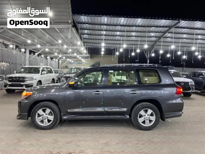 Toyota Land Cruiser 2015 photo 2