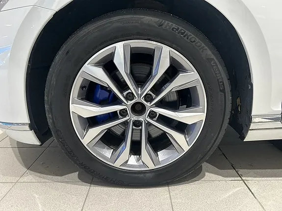 Volkswagen Passat 2018 photo 4