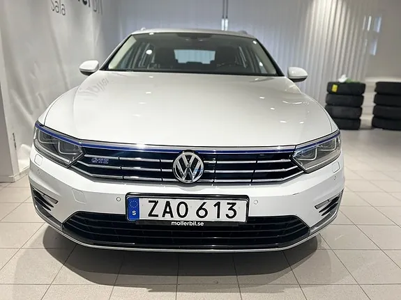 Volkswagen Passat 2018 photo 2