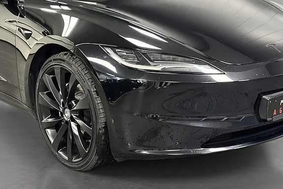 Tesla Model 3 2026 photo 5