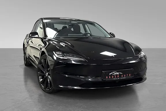 Tesla Model 3 2026 photo 2