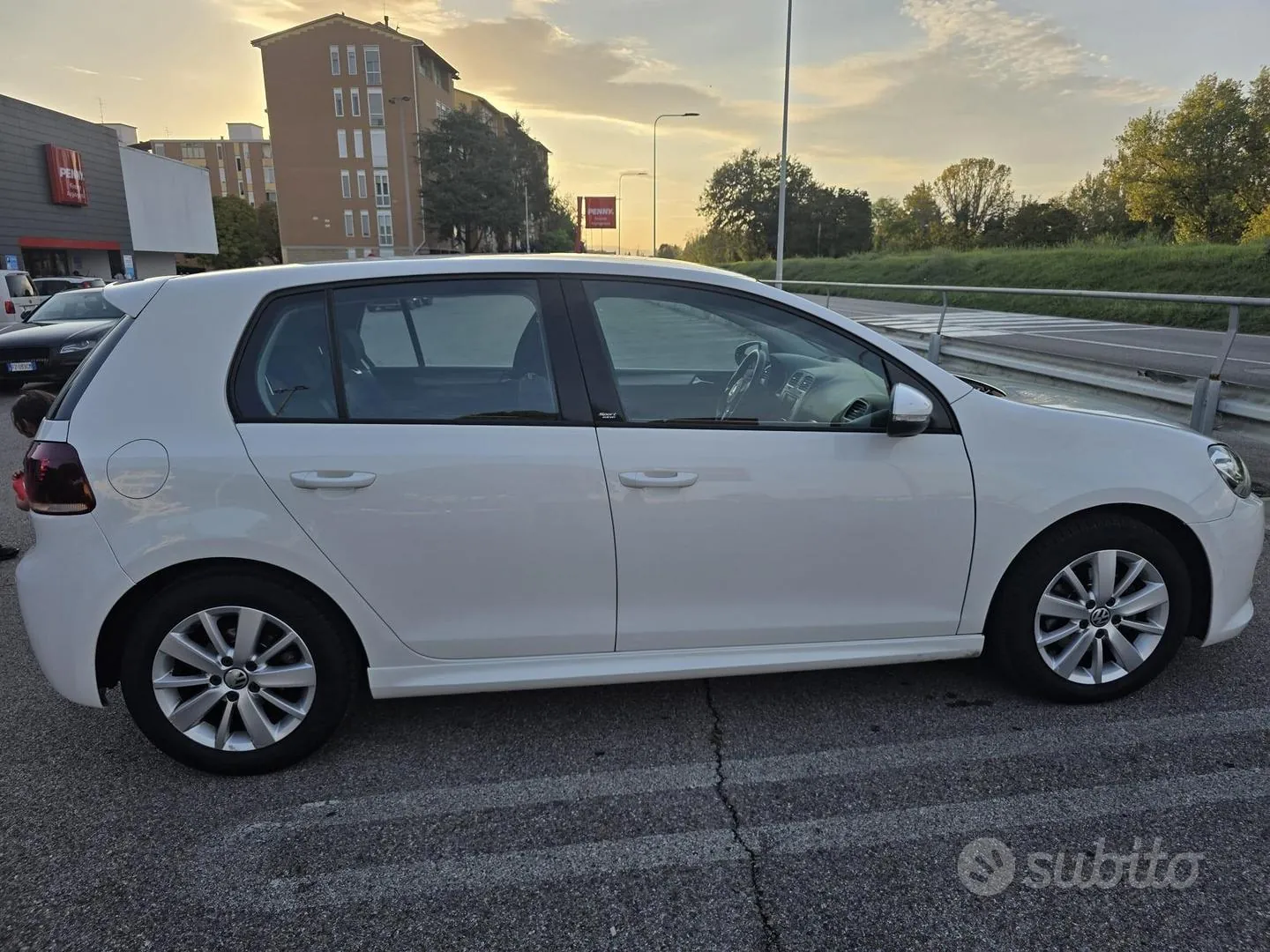 Volkswagen Golf 2011 photo 5