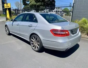 Mercedes-Benz E 300 2009 photo 5