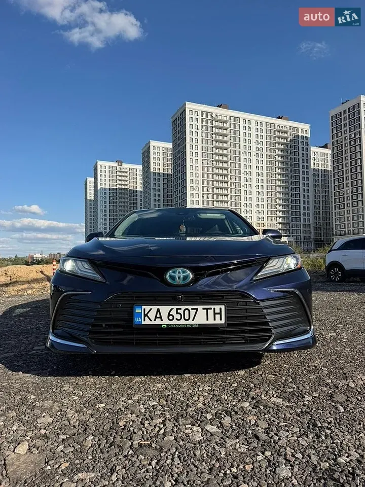 Toyota Camry 2021 photo 2