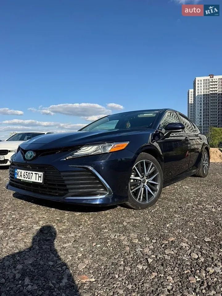 Toyota Camry 2021 photo 3