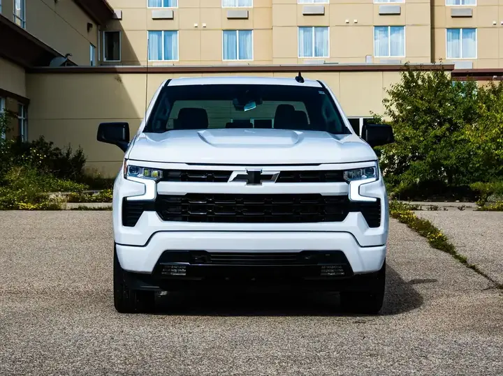 Chevrolet Silverado 1500 2024 photo 3