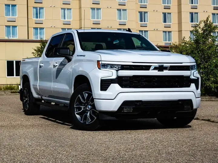 Chevrolet Silverado 1500 2024 photo 2