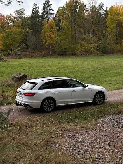 Audi A4 2021 photo 2