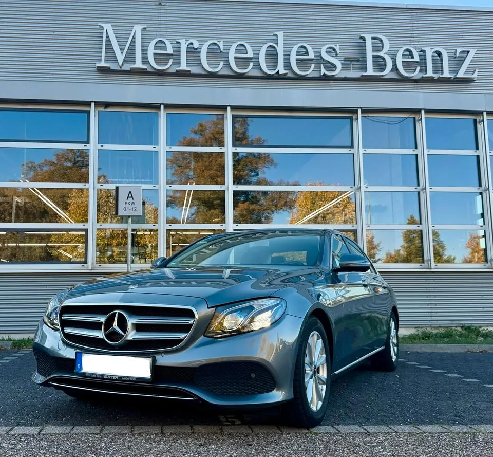 Mercedes-Benz E 200