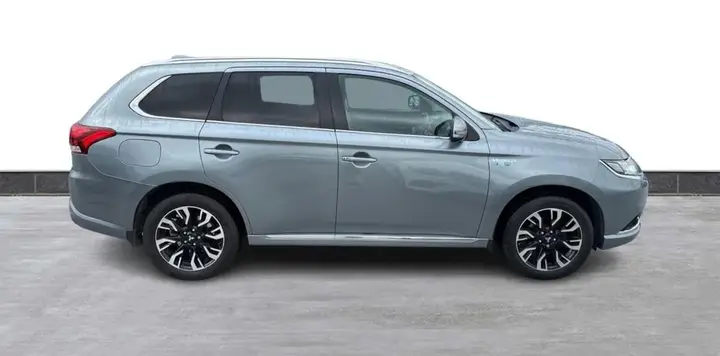 Mitsubishi Outlander 2016 photo 2