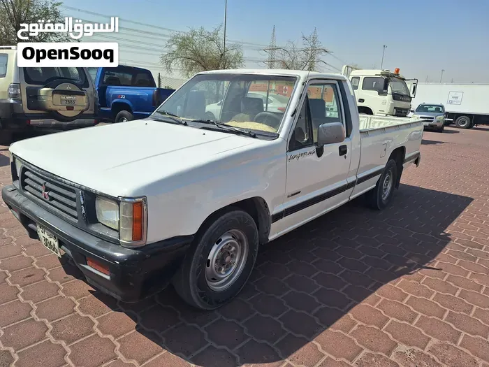 Mitsubishi L200 2001 photo 2