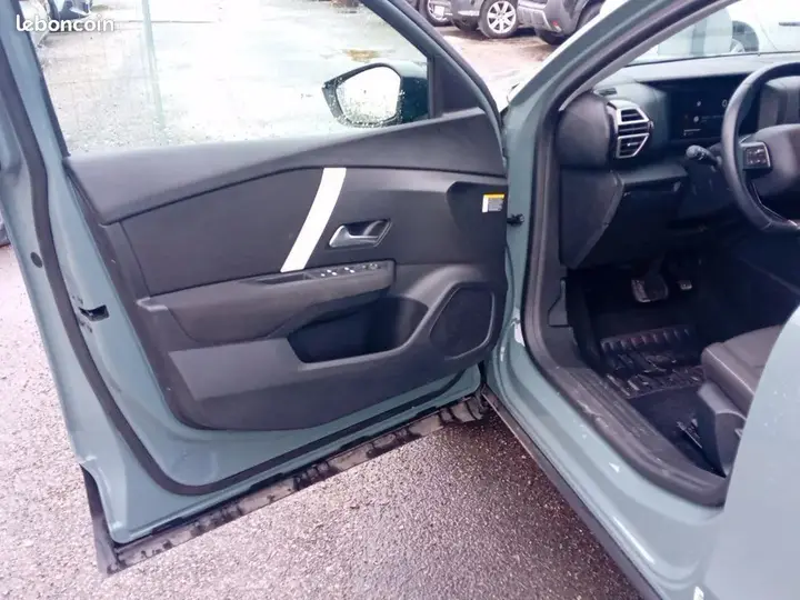 Citroen C4 2025 photo 3